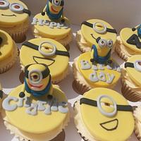 Minions cupcakes, inspired from Dispicical me film 
