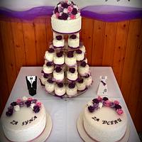 Wedding cake with minicakes