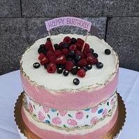 Fault line cake with drawed raspberries and bleberries