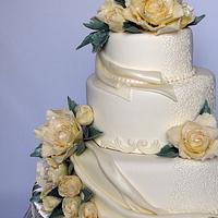 Romantic wedding cake..