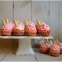 'Pink Heals' fundraiser cupcakes