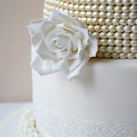Vintage Lace & Pearl Cake