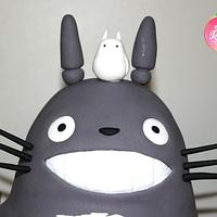 Totoro Gravity cake