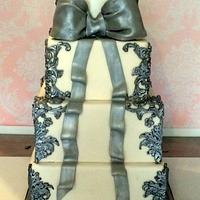 Fairy wedding cake silver & bow