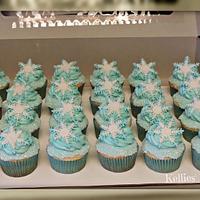 Frozen themed cupcake 