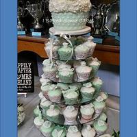 Mint and Cream Giant and matching Cupcakes