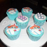 Torta y cupcakes para el Día de la Enfermera
