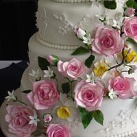 Wedding cake , roses