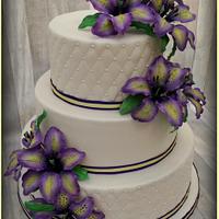 Purple yellow Lilly weddingcake