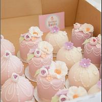Mini Cakes & Spheres
