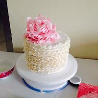 Ruffle Cake and vintage cupcakes