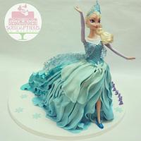 Walking Elsa doll cake