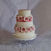 Elegant Rose Wedding Cake