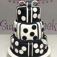 Dotty round cake box cake 