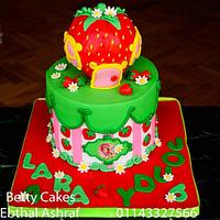 strawberry girl cake