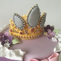 Tangled Rapunzel crown cake