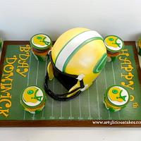 Green Bay Packers helmet & cupcakes set