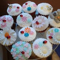 spring cup cakes