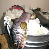 Fish bucket cake - Decorated Cake by Delice - CakesDecor