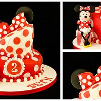 Minnie Mouse topsy turvy cake