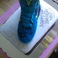 Kobe 9 sneaker and shoebox cake