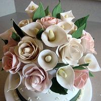 sugar flower wedding cake