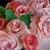 Romantic roses cake