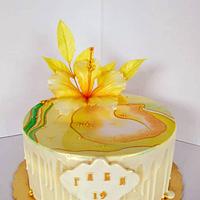 Cake with yellow Hibiscus