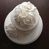 White roses cakes