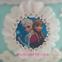 Frozen cake & cupcakes 