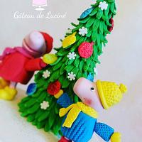 Peppa and George decorate the Christmas tree