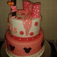 2 Tier Minnie Mouse cake & 10 Cupcakes