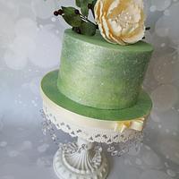 Green sparkle cake