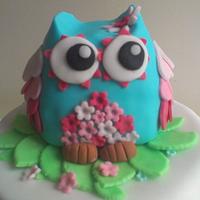 Pretty owl cake