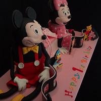 Mickey & Minnie 3D Mud cake with Disney friends and edible images.