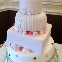 Vintage Topsy Turvy Wedding Cake