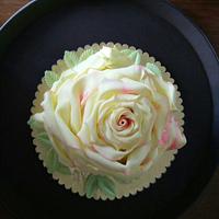 Full bloomed rose cake