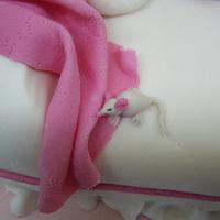 Miniature cat and mouse cake