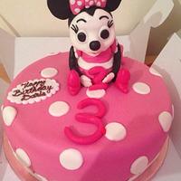 Minnie Mouse Cake & Cake Pops!