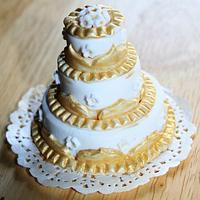 mini cake gold