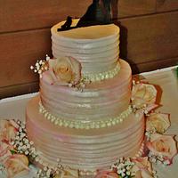 Pretty in pink wedding cake