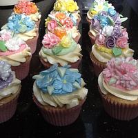 Birthday floral cupcakes