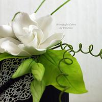 Workshop 'Gardenia on black and sweet lace'