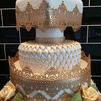 Gold cake lace 
