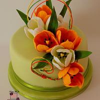cake with tulips