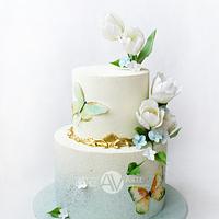 Wedding cake with tulips