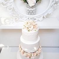 Pastel roses wedding cake
