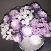 White-purple wedding cake 