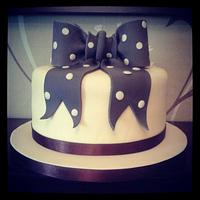 Polka dot bow cake