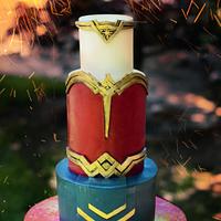 Wonder Woman Tiara Cake 